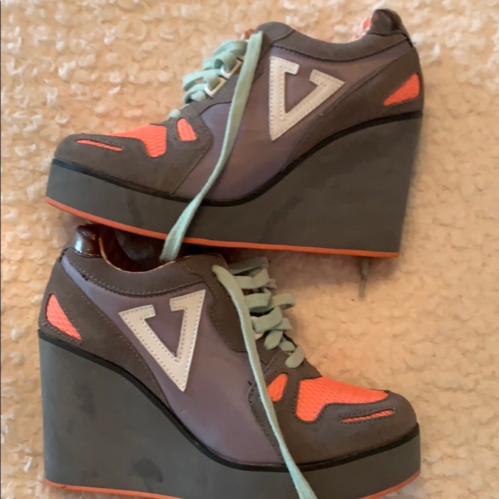 Platform sneakers